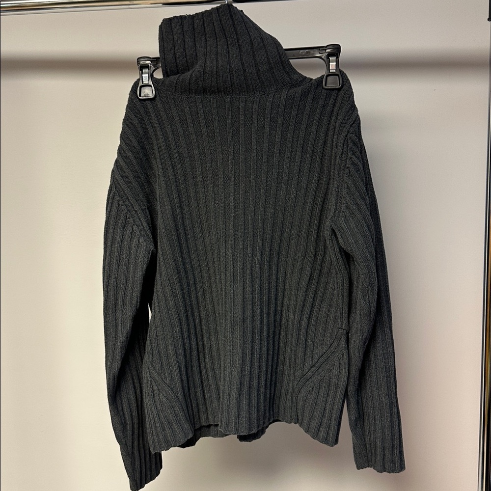 Liz Claiborne Gray Ribbed Turtleneck Sweater